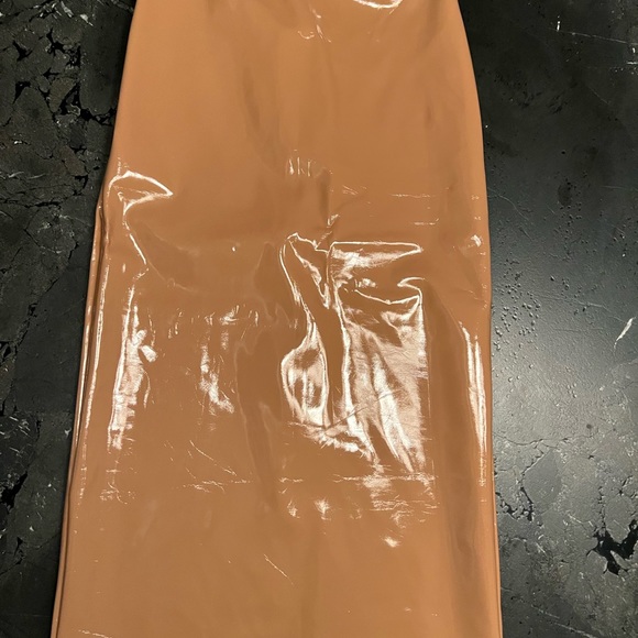 COPY - FAUX PATENT LEATHER MIDI SKIRT COCOA M - Picture 5 of 5